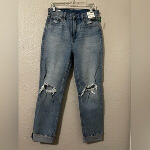 Gap Woman's Cheeky Straight distressed light wash size 29/8 TALL